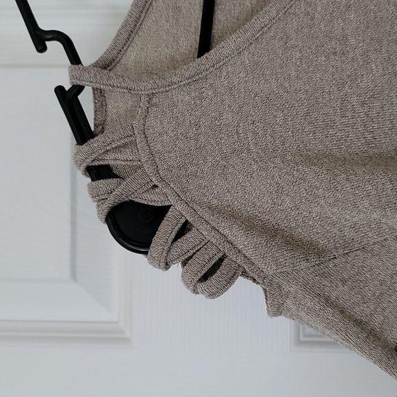 Thyme & Honey Medium open shoulder oversized sweater - Picture 3 of 5